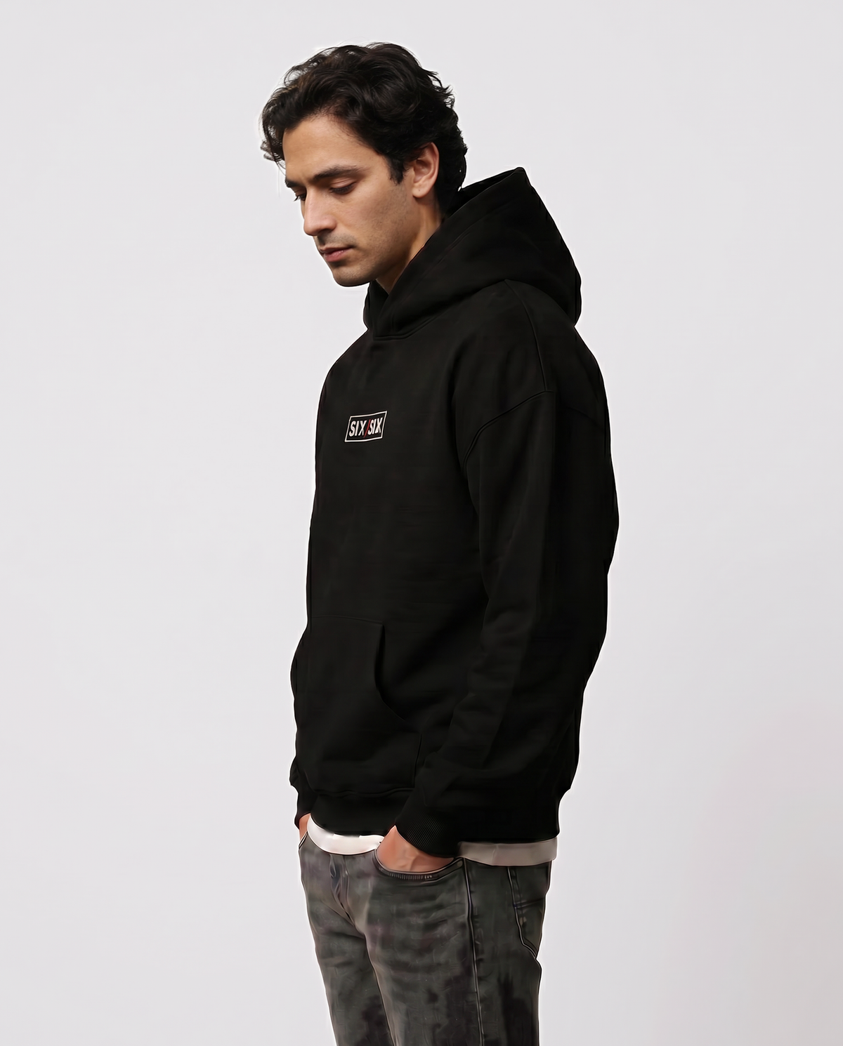 No Look — Male model three-quarter (Enzo), Black #Model_M #Color_Black