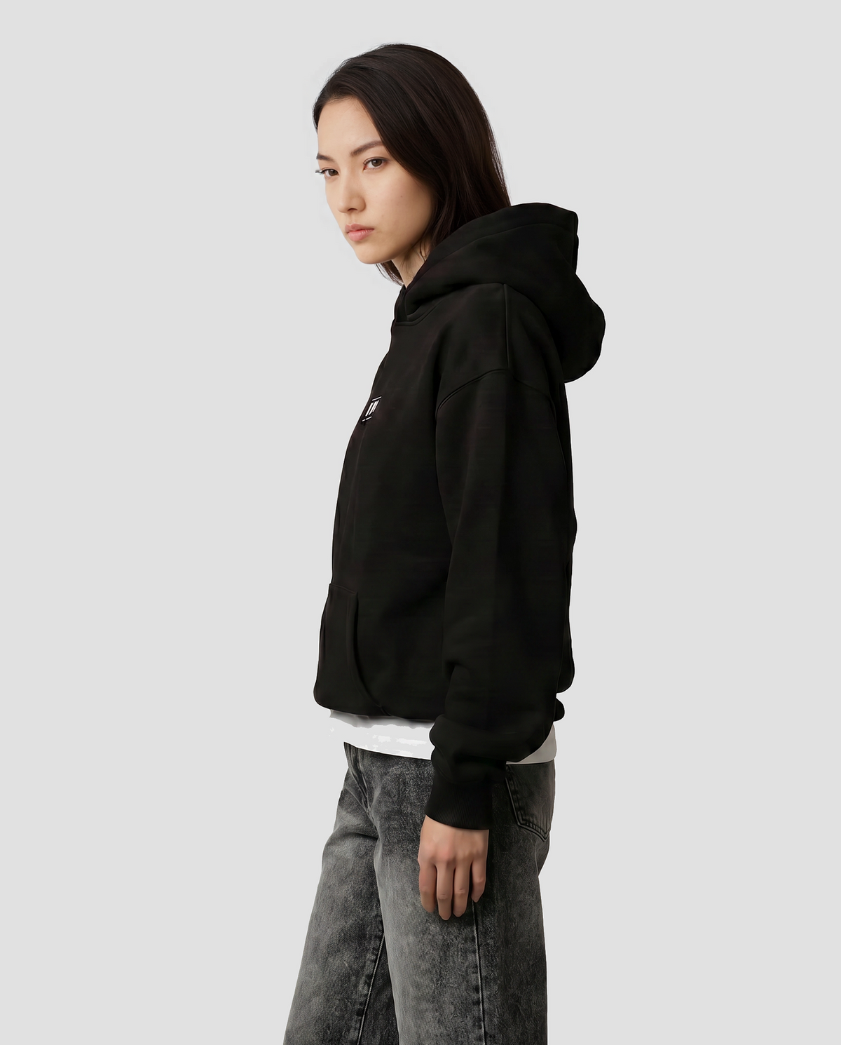 Score In Silence — Echo — Female model side profile (Rei), Black #Model_F #Color_Black